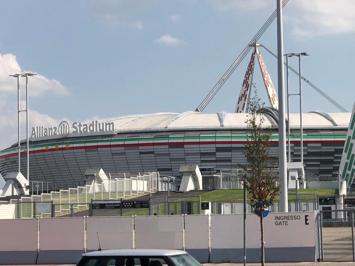 Tra Stadio E Storia - Fronte Allianz Stadium Juventus Venaria Reale Exteriér fotografie